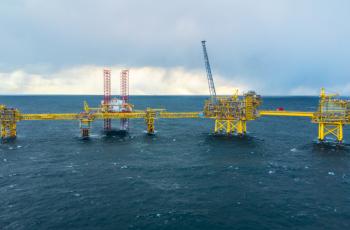 plateforme gazière offshore de Tyra en mer du Nord - voir description ci-après